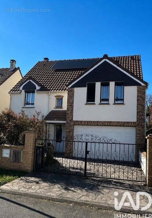Photo 1 - Maison à LA QUEUE-EN-BRIE