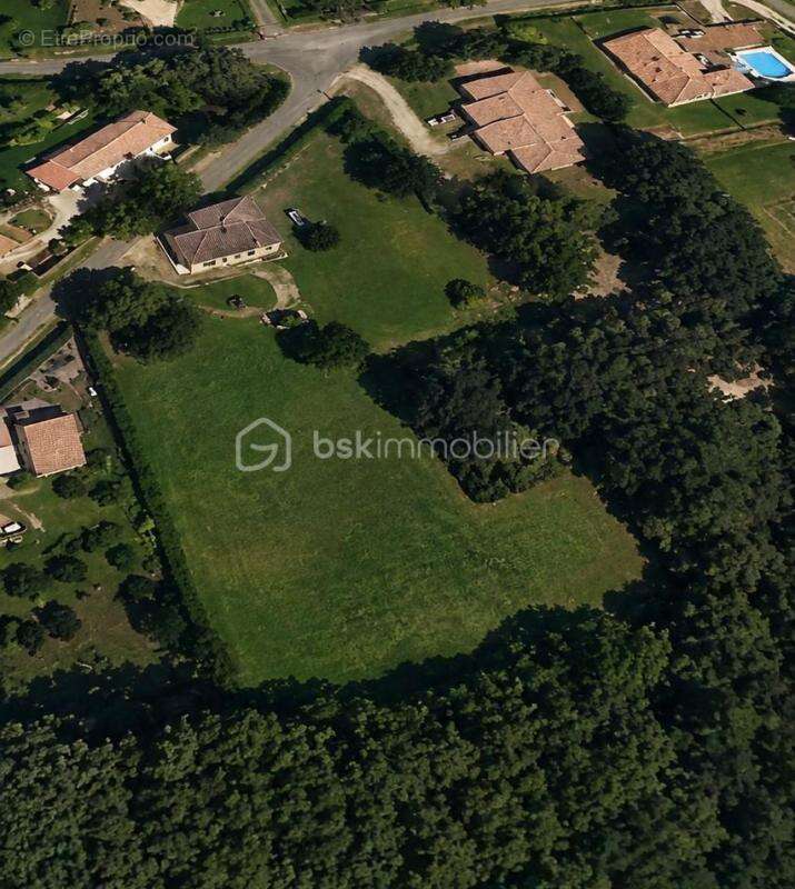 Terrain à POMPIGNAN