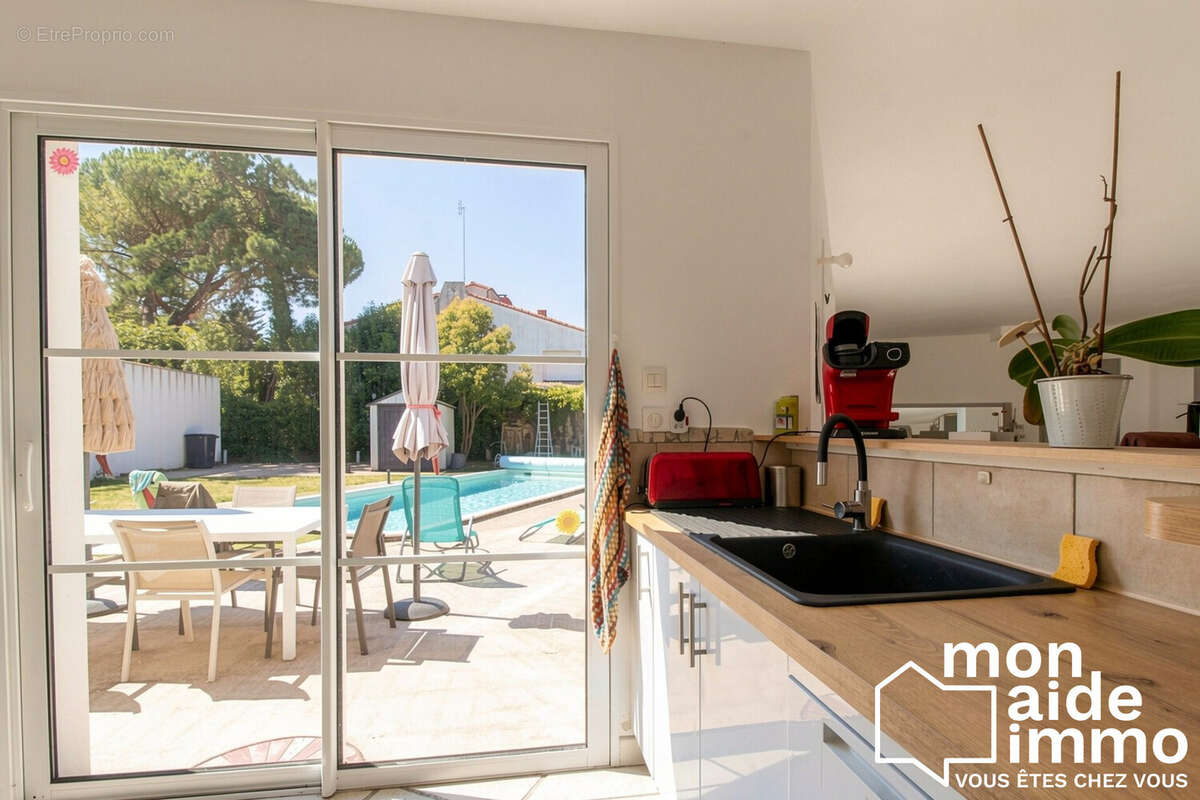 Maison 174 m² à Dompierre-Sur-Mer  - photo 9