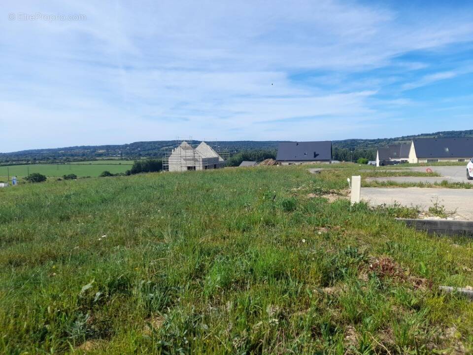 Terrain à PONT-L'EVEQUE