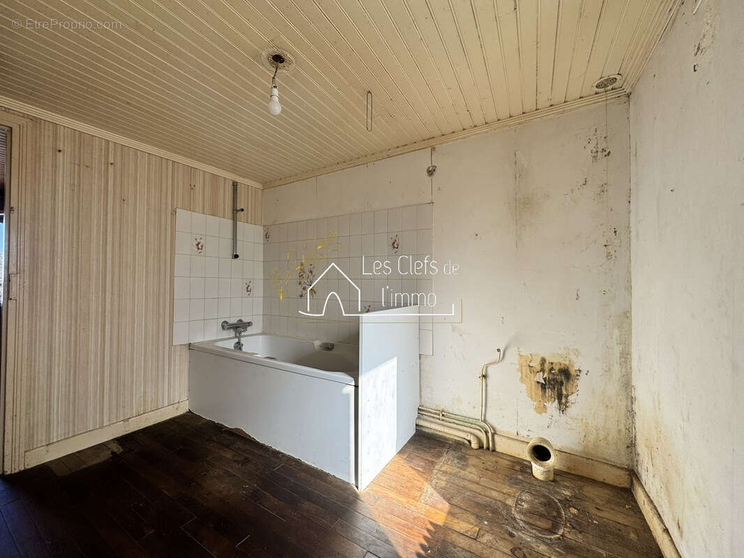 Maison de village avec garage - photo 10