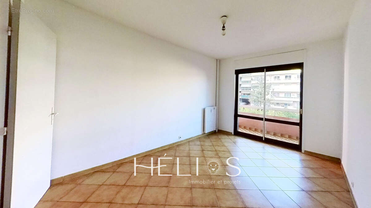 Appartement à MARSEILLE-3E