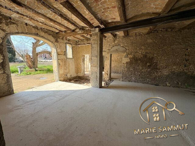 Maison 266 m² à Castries  - photo 2