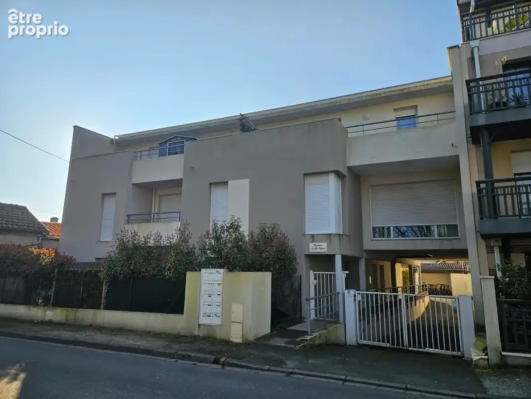 LA TESTE - Centre à 2 min gare   T3 avec balcon et parking - photo 2