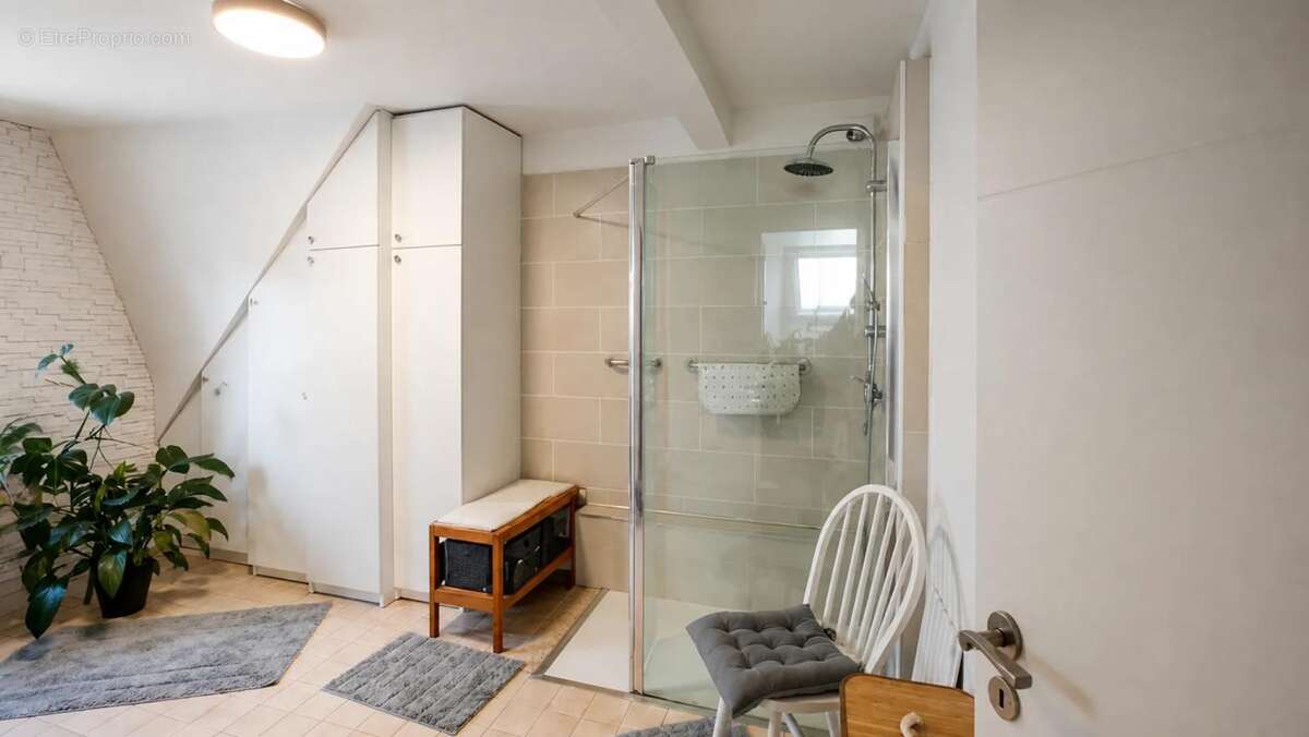 Maison de 5 pièces de 125 m² à Sevran - photo 9