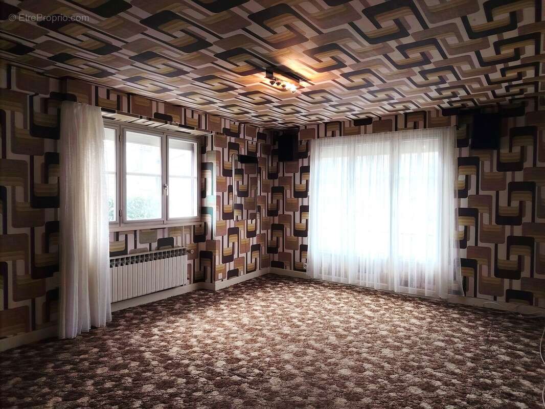 Maison à BUSSIERE-DUNOISE