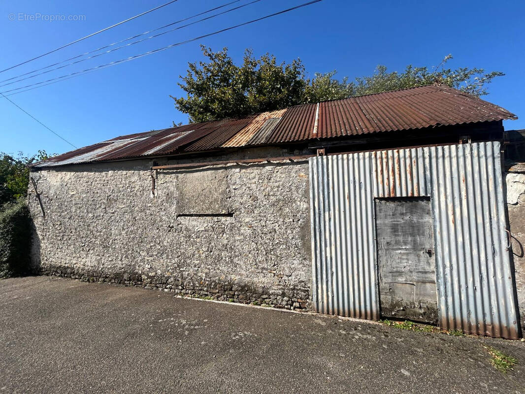 Autre à MONNERVILLE