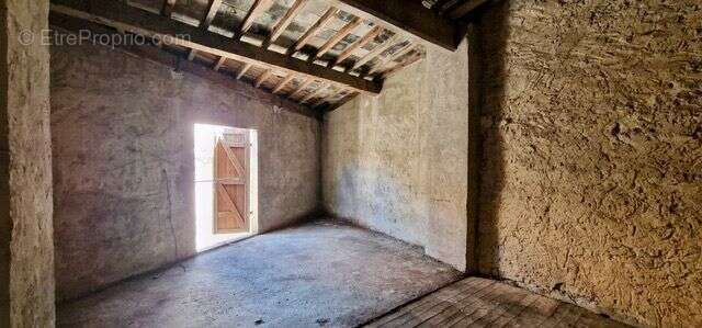 Maison 183 m² à Saint-Aunes  - photo 4