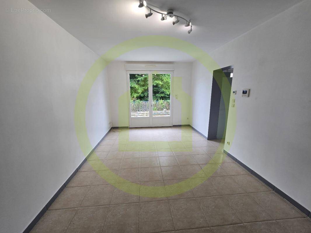 Appartement à SAINT-JEAN-DE-LA-RUELLE