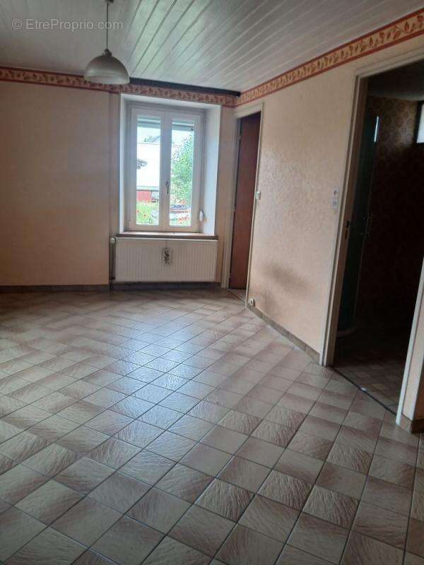 Maison à FROTEY-LES-LURE