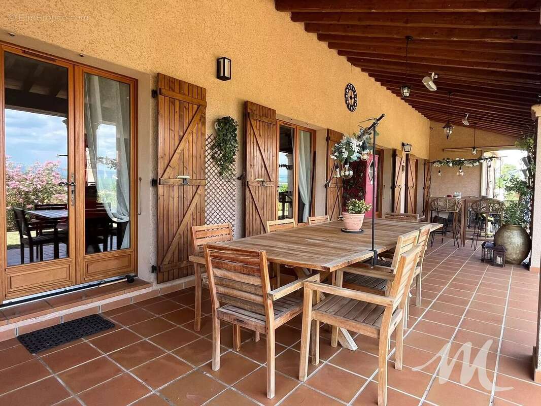Grande maison de Charme à vendre  à Montmeyan avec Piscine, garage, abri voiture - photo 10