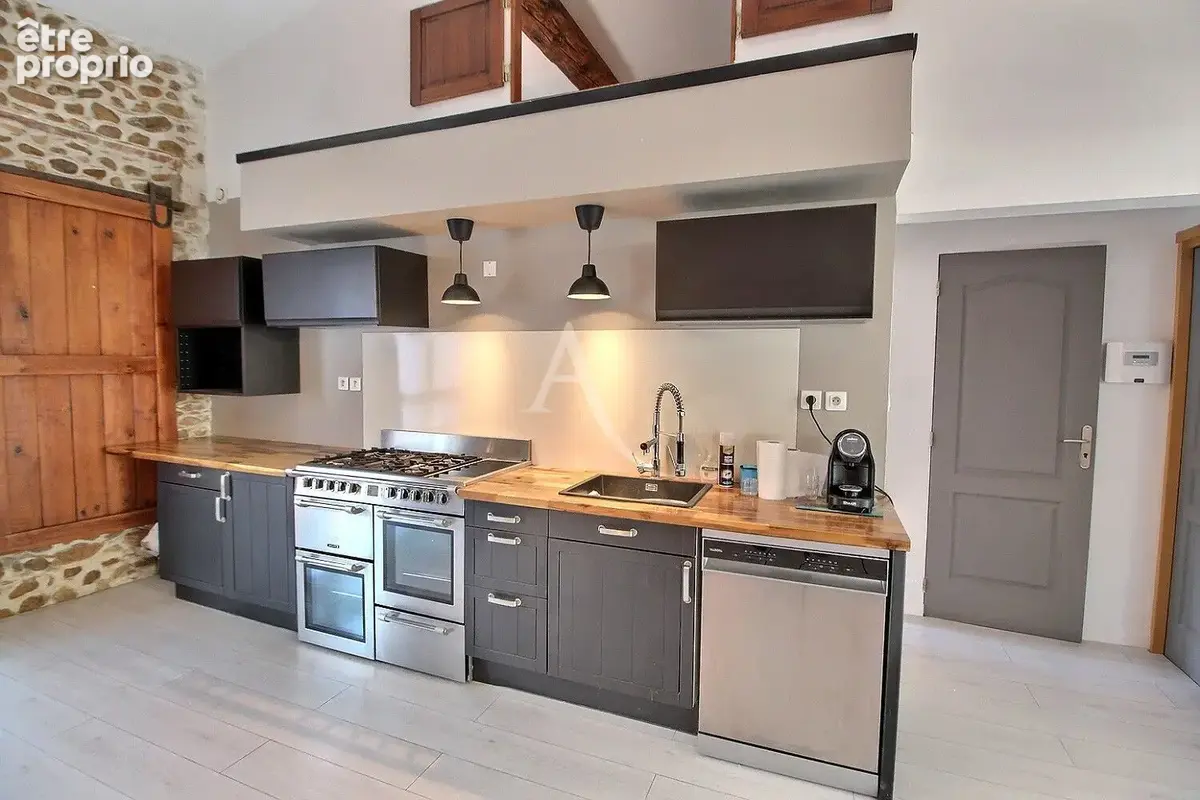 À vendre maison de village atypique avec piscine, terrasse et grand garage - photo 6
