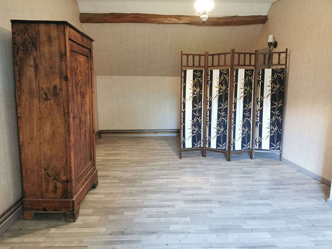 Maison à YZEURES-SUR-CREUSE