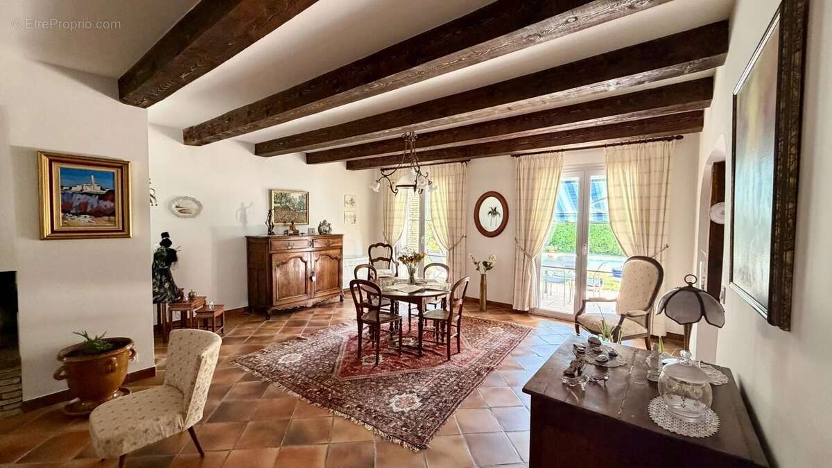 Maison 172 m² à Vitrolles  - photo 5