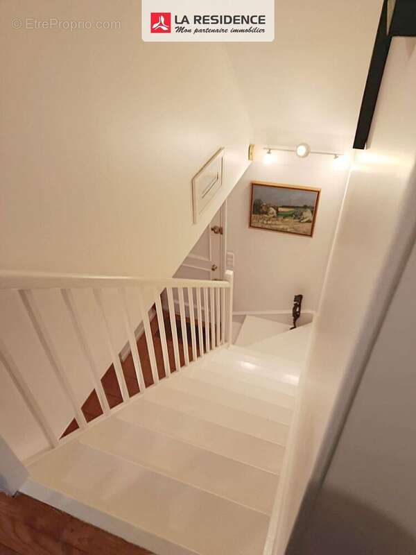 Maison 132 m² à Le Mesnil-Saint-Denis  - photo 7