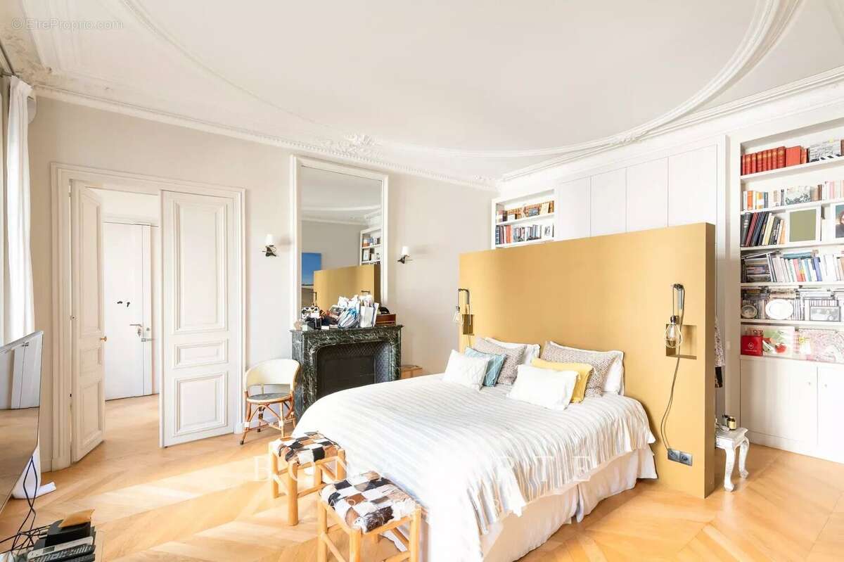 Appartement à PARIS-10E