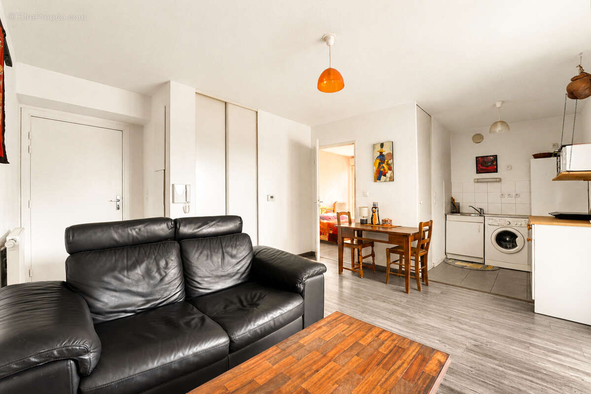 En exclusivité !  Appartement T2 de 38 m2 en rez-de-jardin, secteur de Barrière-de-Paris. - photo 6