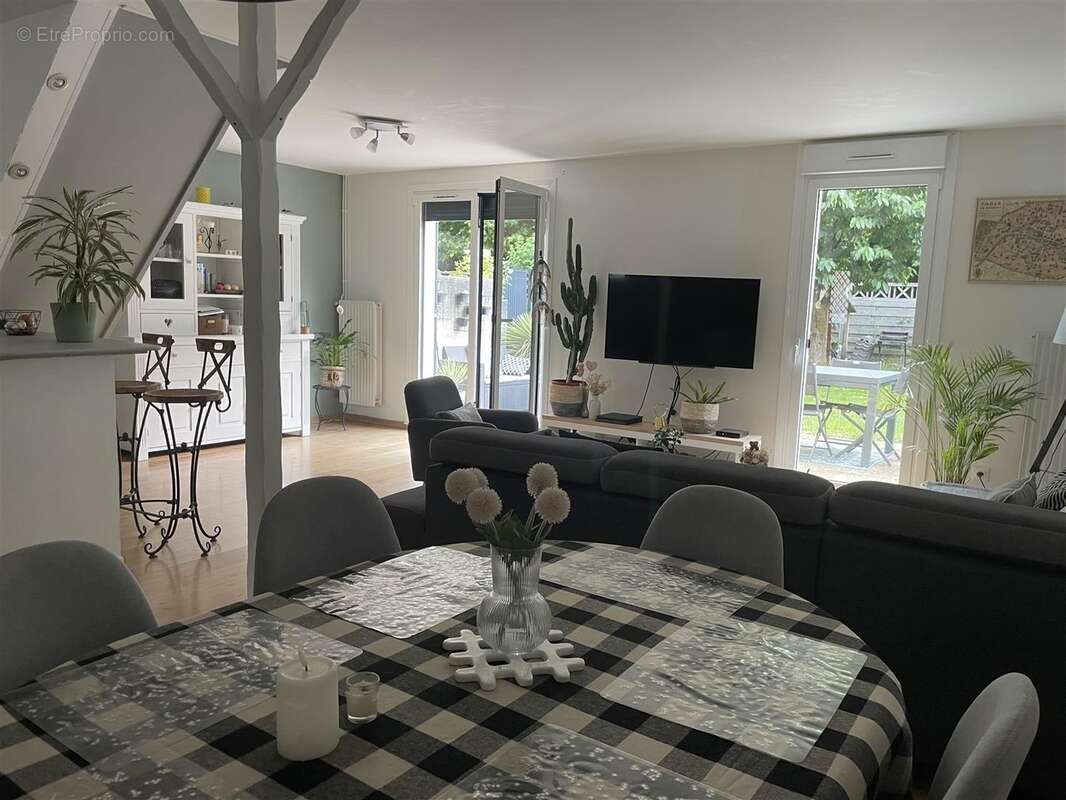 Maison à PONTAULT-COMBAULT