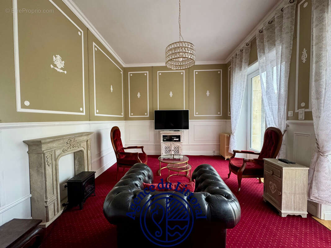 Maison à CORME-ROYAL