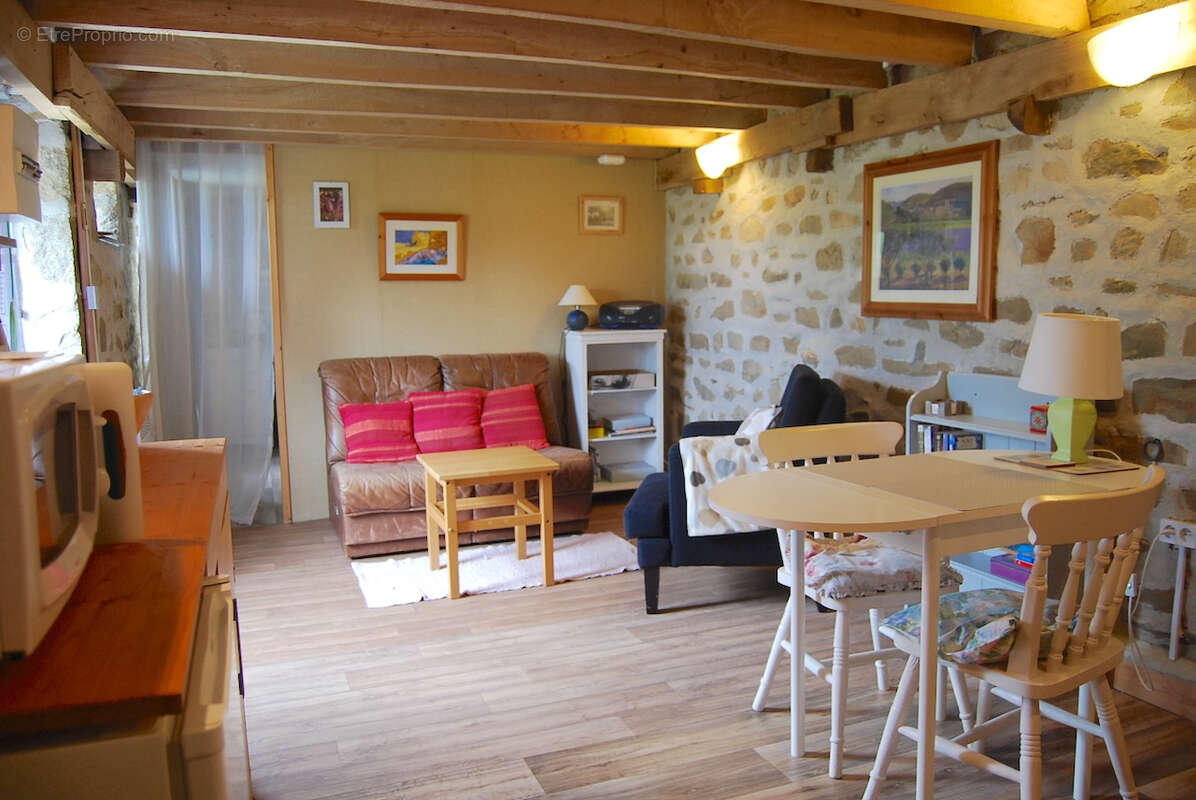Maison à SAINT-SEVER-CALVADOS