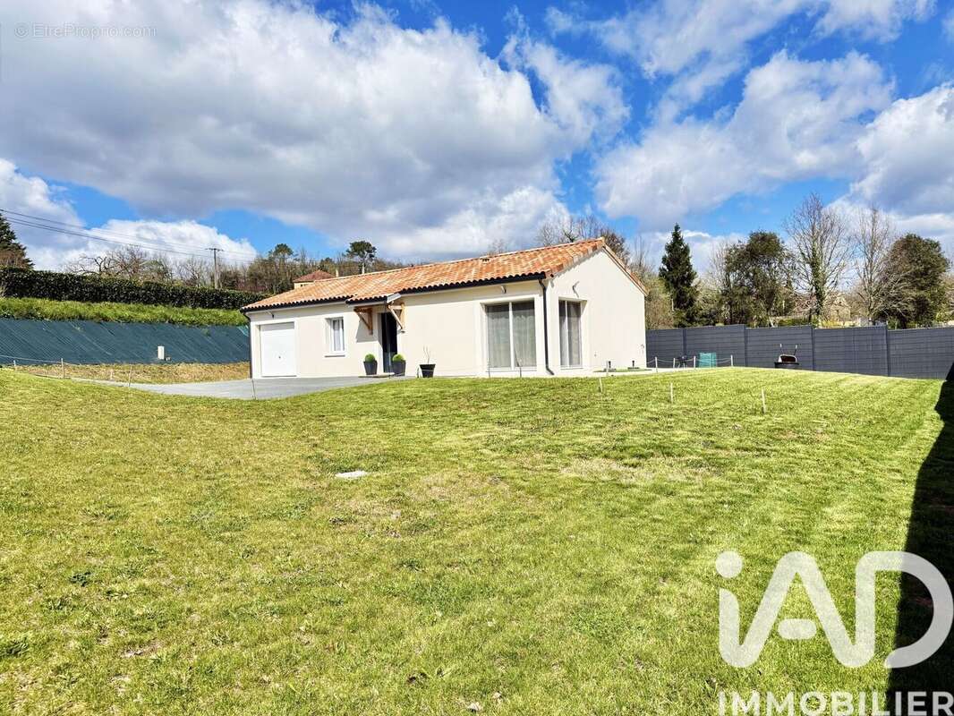 Maison 90 m² à Sainte-Nathalene  - photo 6
