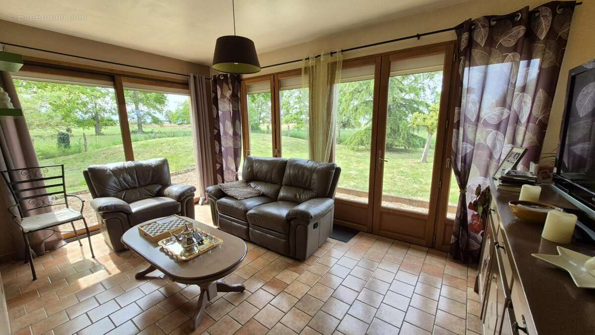 Maison à MEZERAY