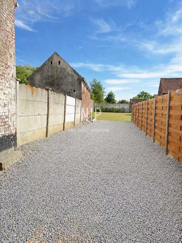 Maison individuelle avec fort potentiel et beau jardin - photo 7