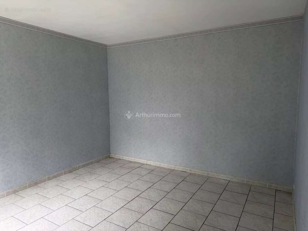 Maison à CHAHAIGNES