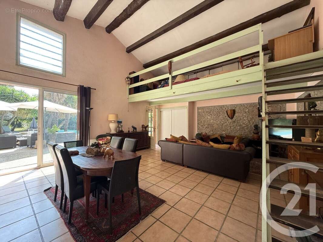 Maison à SAINT-CYPRIEN