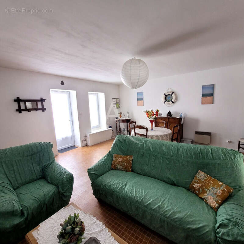 Maison à SAINT-AVAUGOURD-DES-LANDES