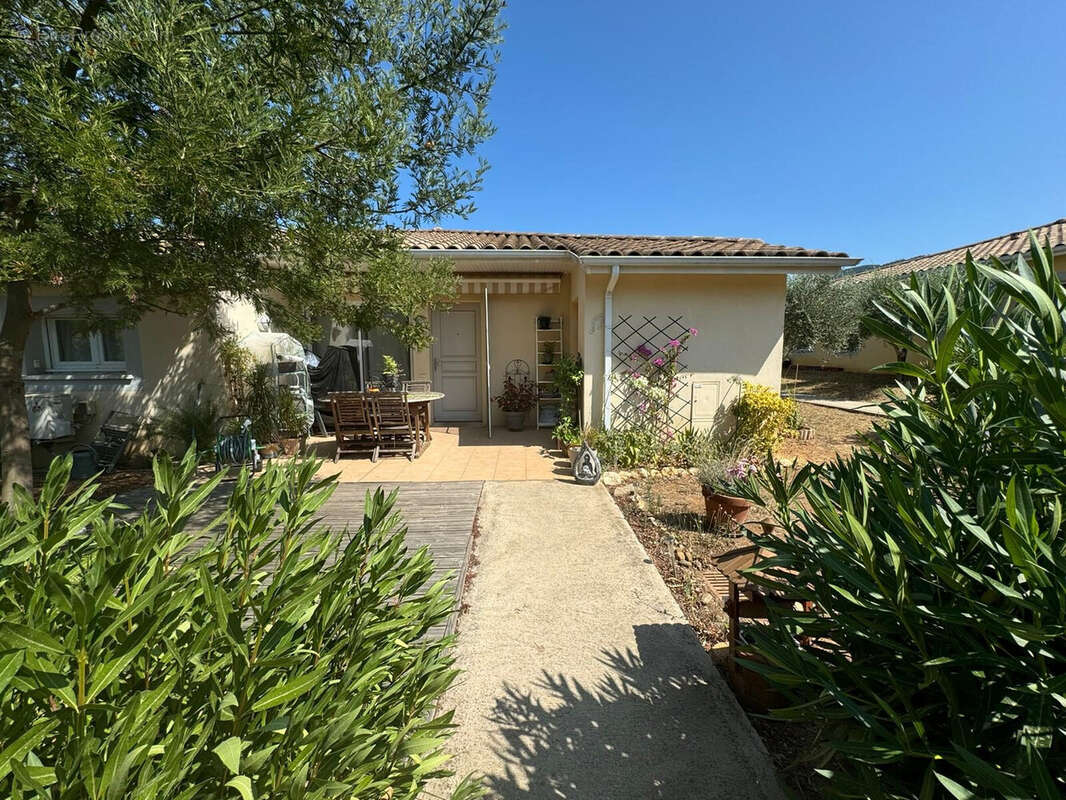 Maison 57 m² à Gonfaron  - photo 2
