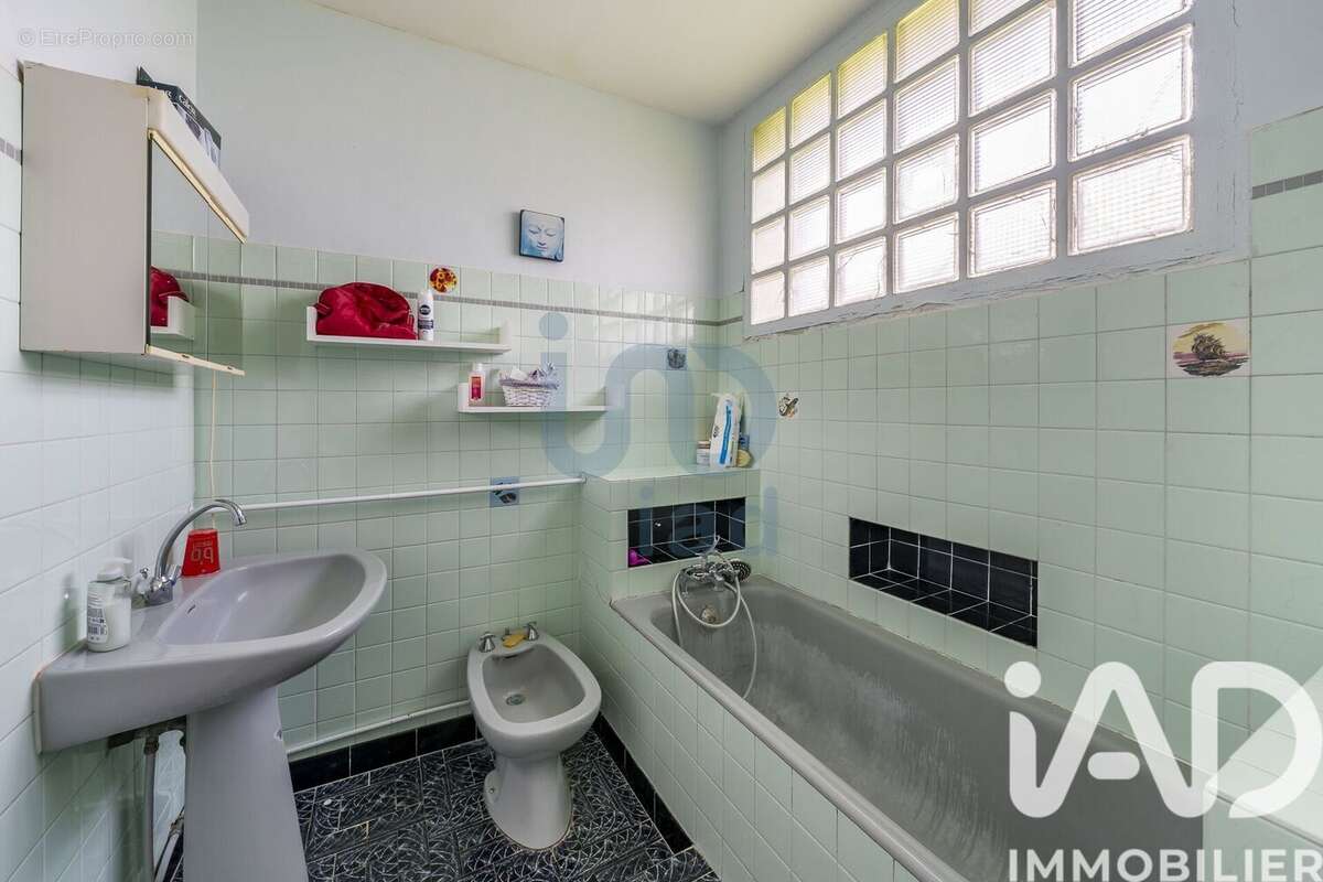 Maison 257 m² à Bannost-Villegagnon  - photo 8