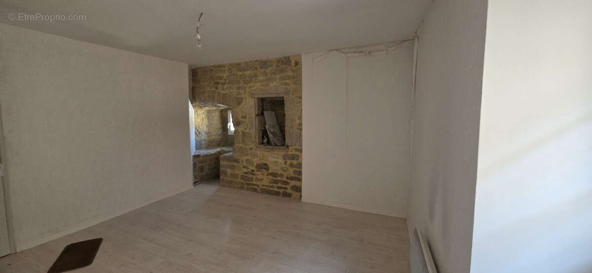 EXCLUSIVITÉ   Maison de village au cœur des remparts de La Cavalerie - photo 7