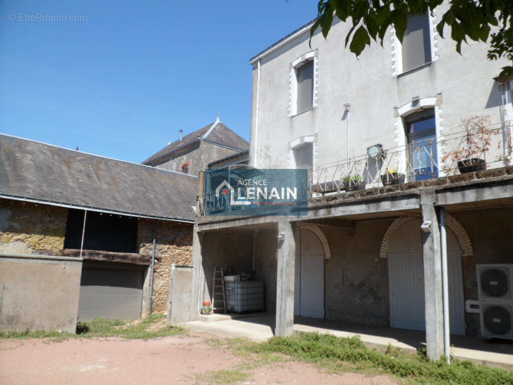 Maison à POUZAUGES