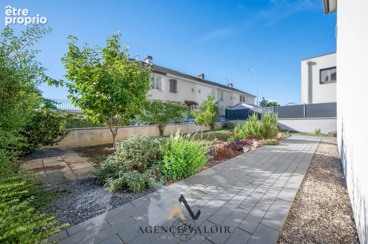 À vendre   Guénange   Maison au calme avec véranda, garage et jardin - photo 4