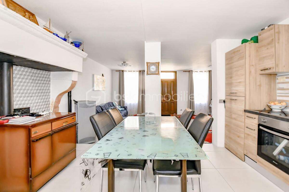 Maison - 5 pièces - 163 m² - photo 4