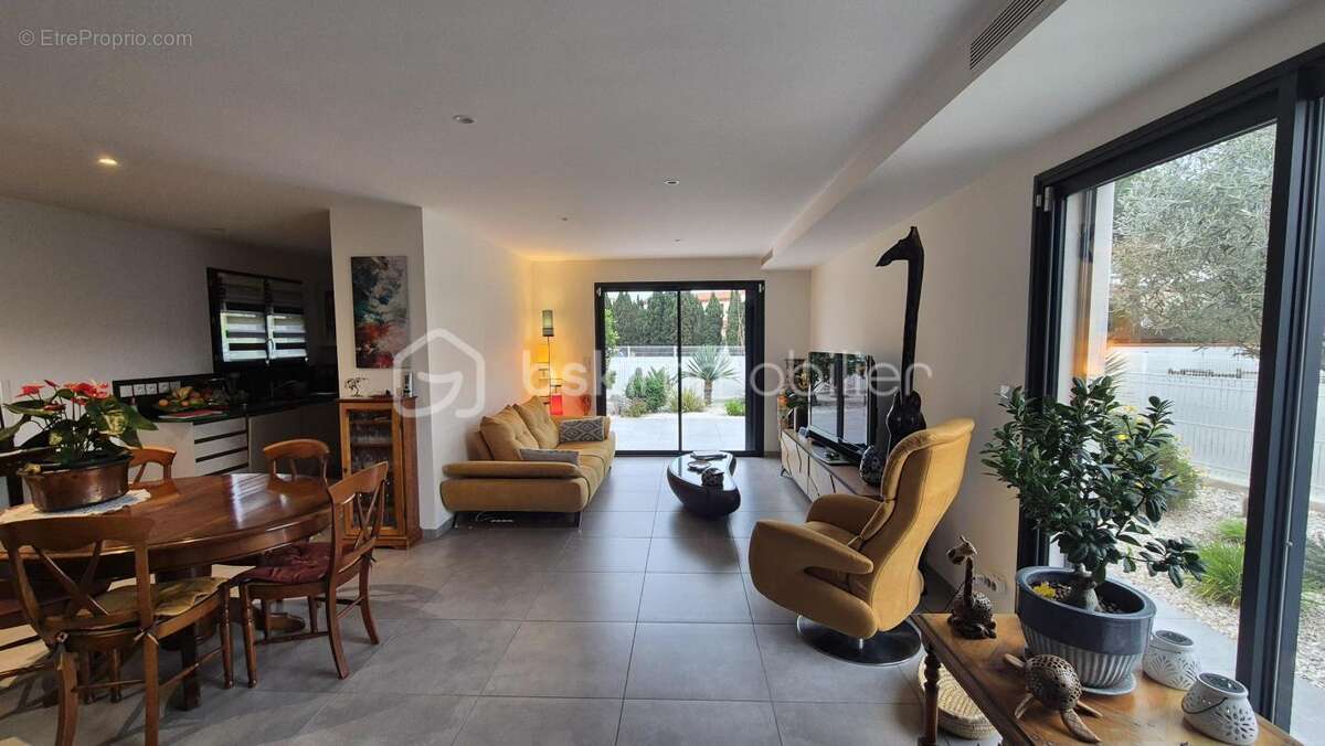A vendre villa recente trois faces de 108m² sur terrain de 300m² en impasse a saint cyprien plage - proche du port - trois chamb - photo 5