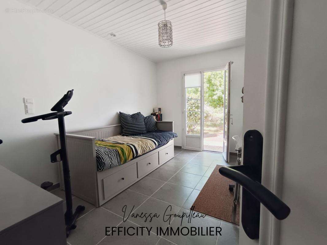 Maison 153 m² à Saint-Hilaire-La-Foret  - photo 7