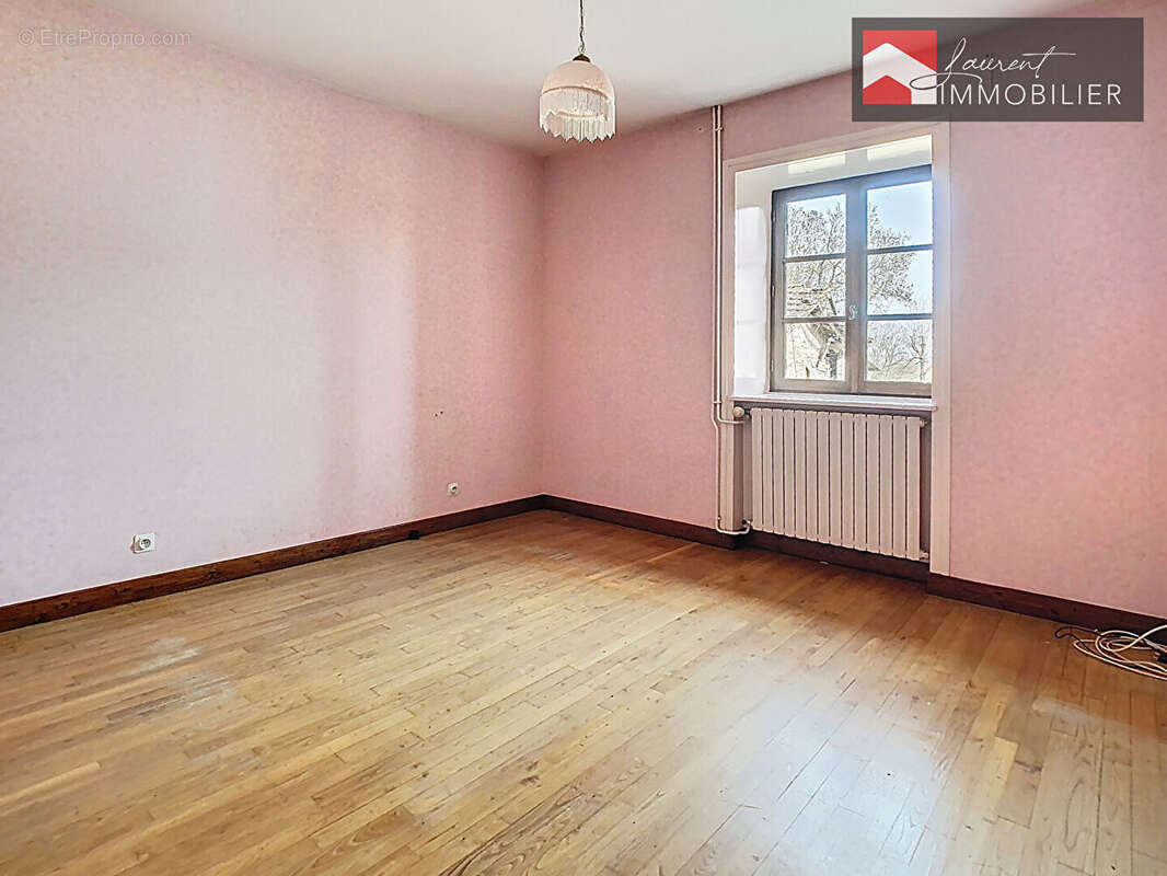 Maison à PONT-DE-VAUX