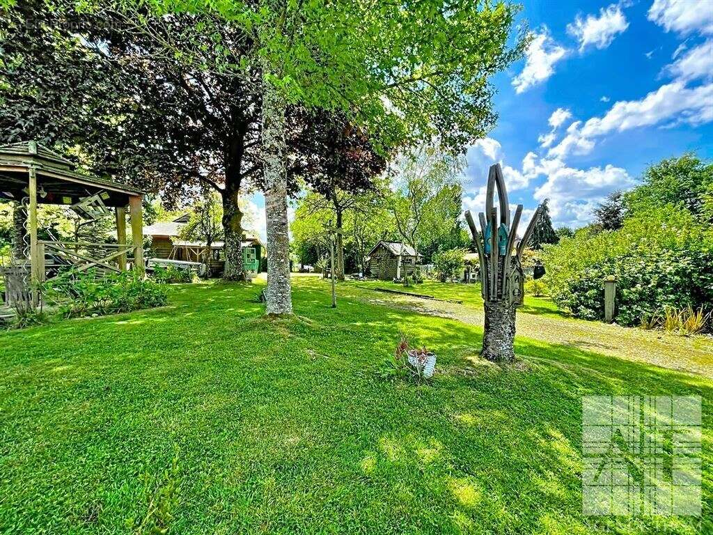 Propriété de charme en pierres avec dépendances et terrain en bordure de ruisseau - photo 15