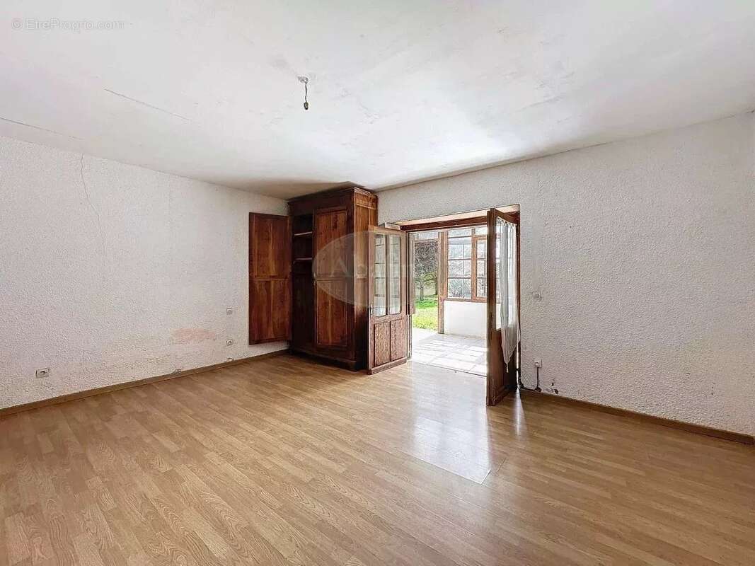 Maison à MONLEON-MAGNOAC