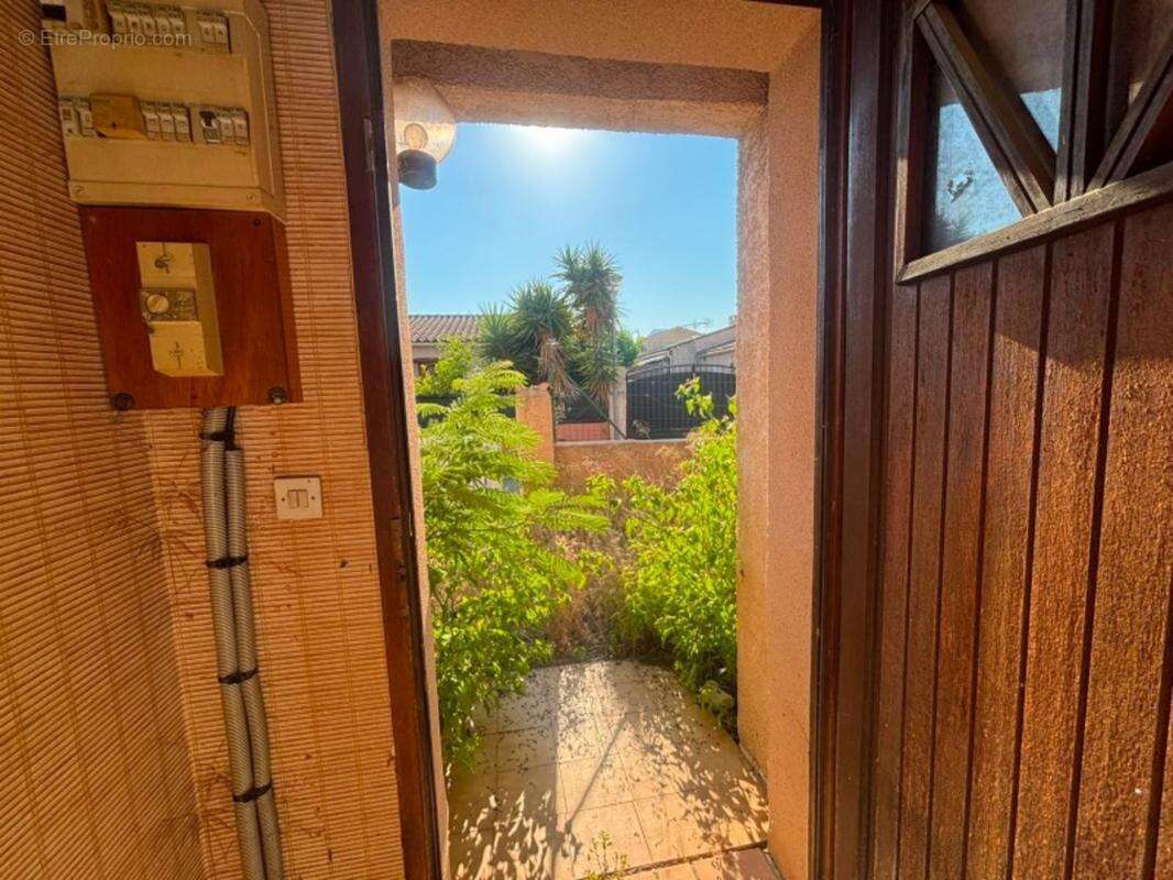 Maison à rénover à vendre 3 pièces LA CRAU (83). LOTISSEMENT LES ARQUETS - photo 11