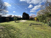 Terrain à NEUILLY-LES-DIJON