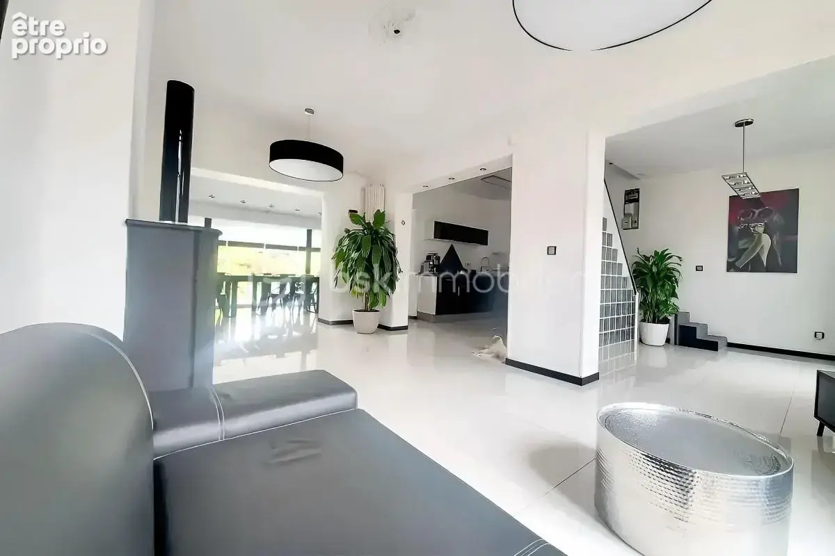 Au calme, magnifique maison semi-individuelle pleine de charme et baignée de lumière, avec grand jardin + potentiel d’agrandisse - photo 7