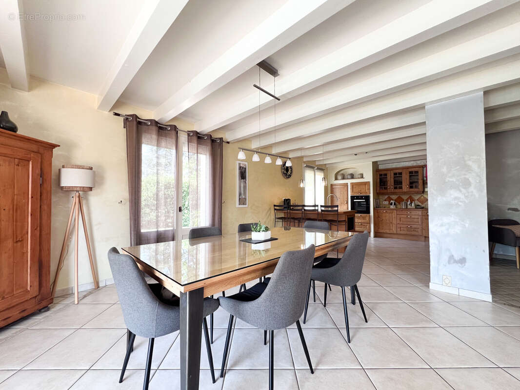 Maison à METZ-TESSY