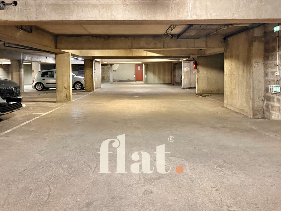 Parking à PARIS-10E