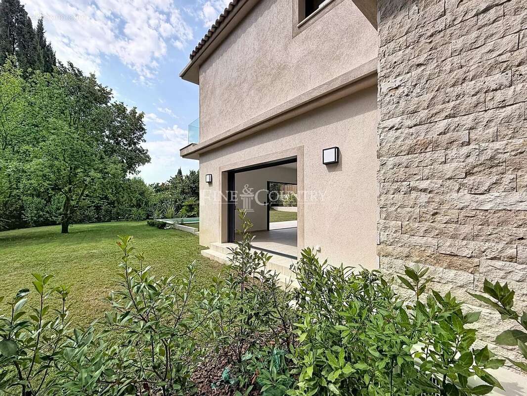 Villa à vendre à Mougins moderne neuve - photo 19