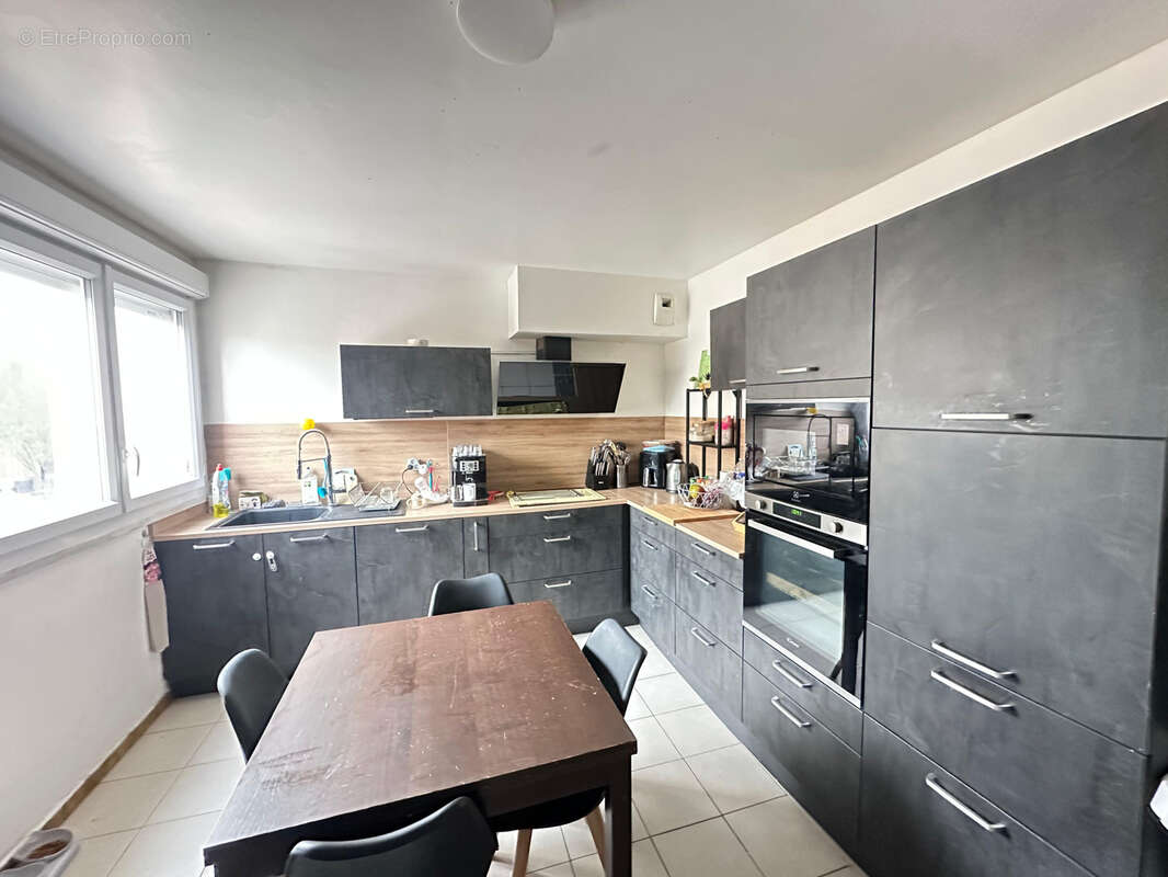 Appartement à COURCOURONNES