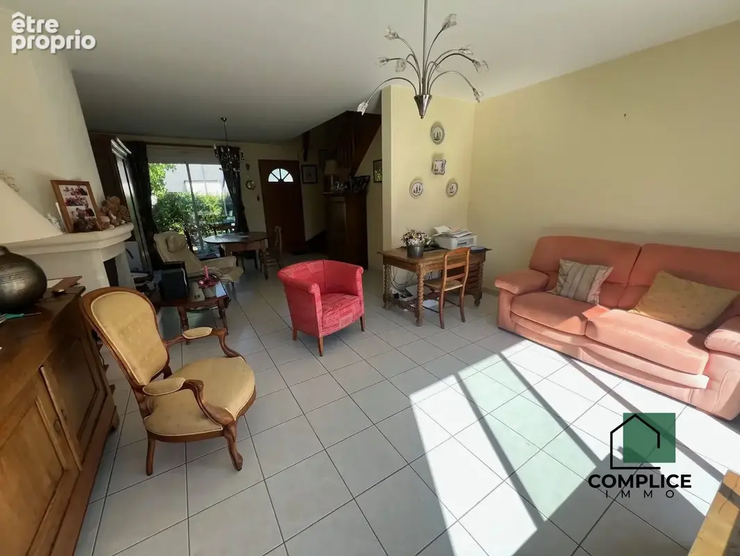 Maison 7 pièces 104 m² à vendre à Saint-Etienne-De-Montluc (44360) - photo 2