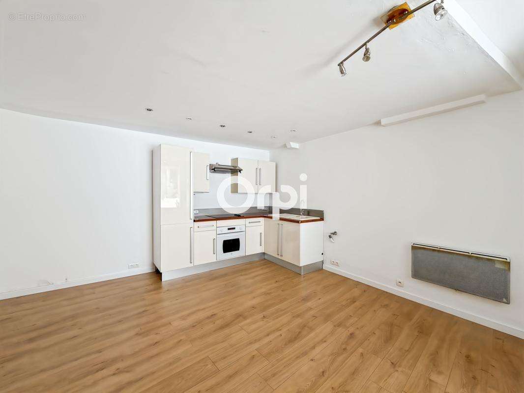 Appartement à CUGES-LES-PINS